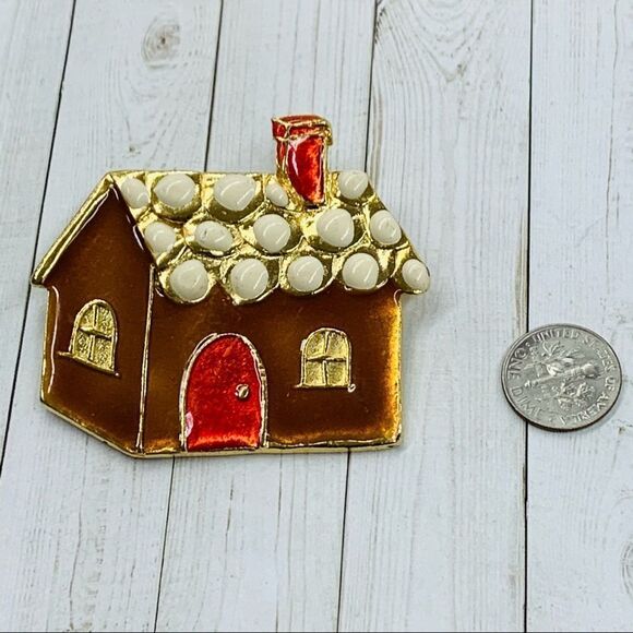 Gingerbread House Brooch  - Picture 1 of 2